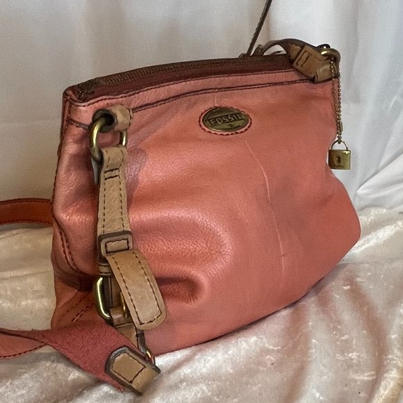 Vintage Fossil pebbled Leather Flat Crossbody Bag in EUC - Picture 3 of 9